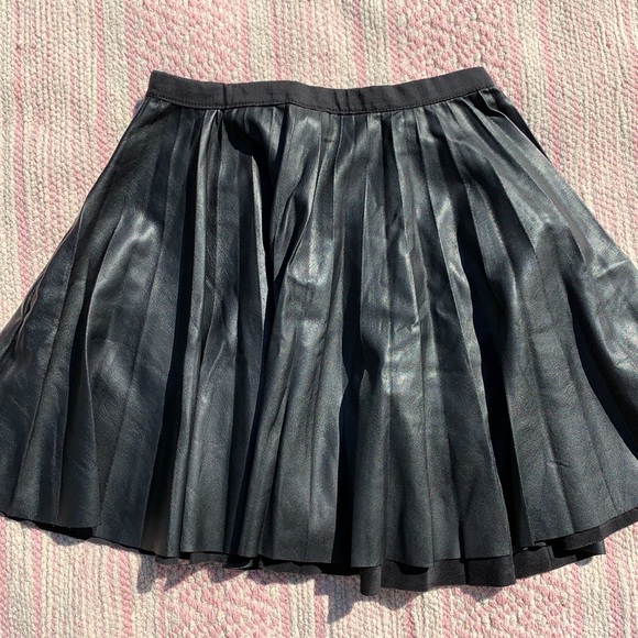 🎀 Fun flirty skater faux leather skirt szM - Picture 4 of 6